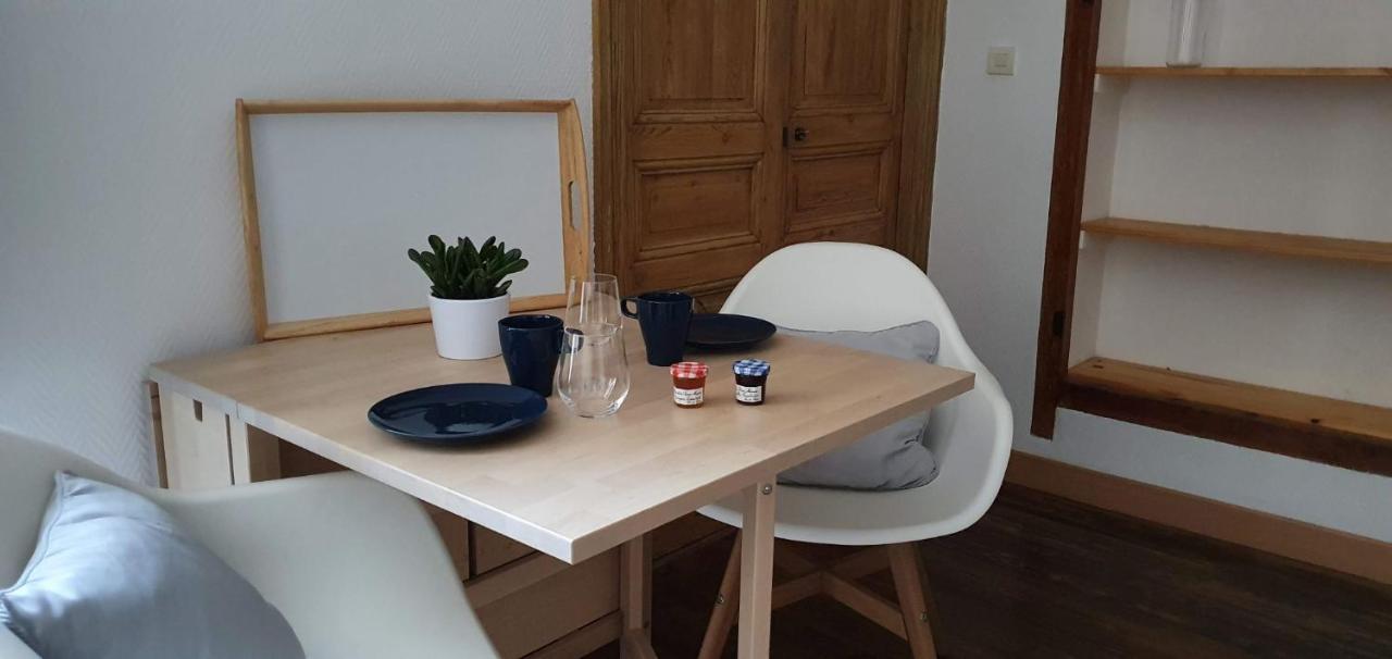 Studio Tres Spacieux Avec Cour, En Plein Coeur De Ville ! 卡尔卡松 外观 照片